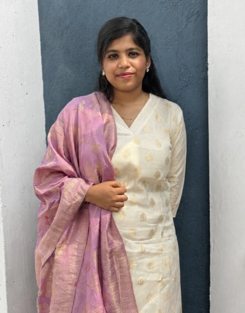 Nivedha L